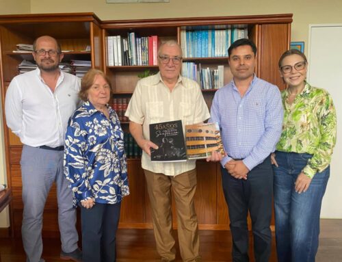 Maestro Armando Villalón elogió el patrimonio cultural de la UJAP durante visita a esta casa de estudios